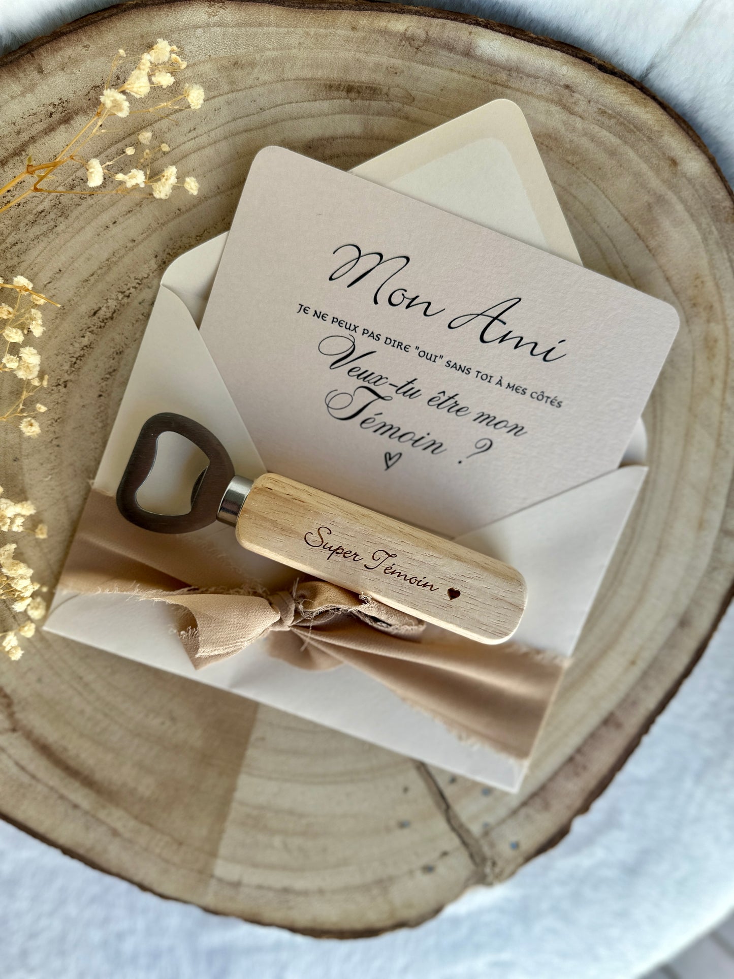 Demande témoin de mariage avec décapsuleur beige