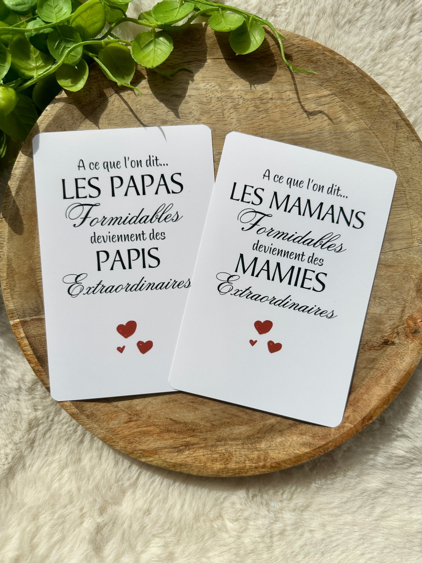 Carte annonce de grossesse coeurs rouges , famille, tata, tonton, ami, amie, sœur, frère, maman, papa, papi, mamie, cousin, cousine