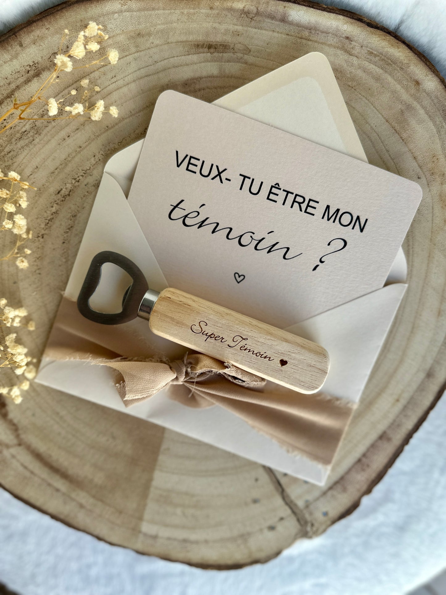 Demande témoin de mariage avec décapsuleur beige