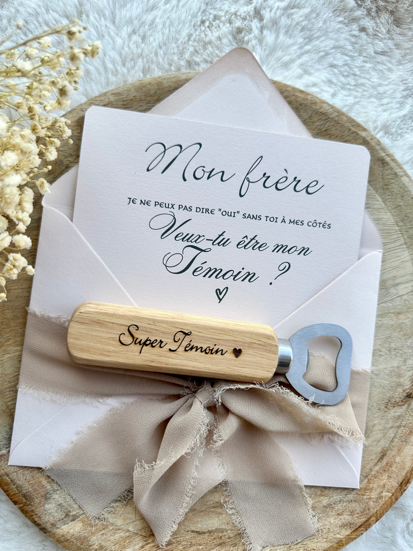 Demande témoin de mariage avec décapsuleur beige