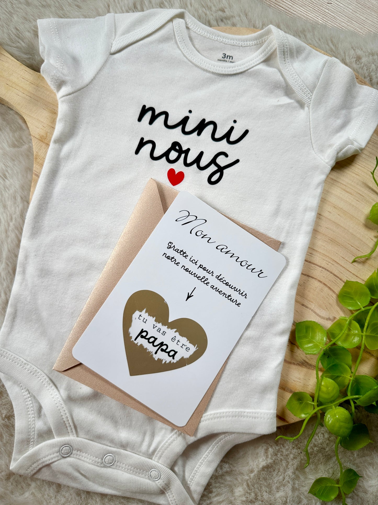 Carte annonce de grossesse mini nous futur papa avec body et carte a gratter