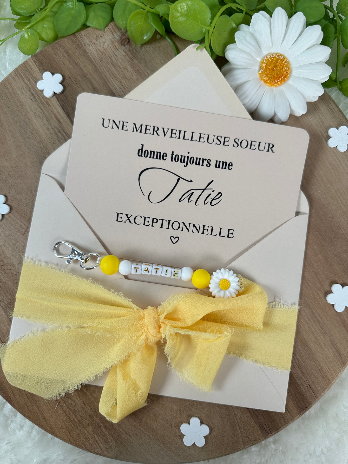 Annonce grossesse carte avec porte clé en perle jaune pour tatie d’amour