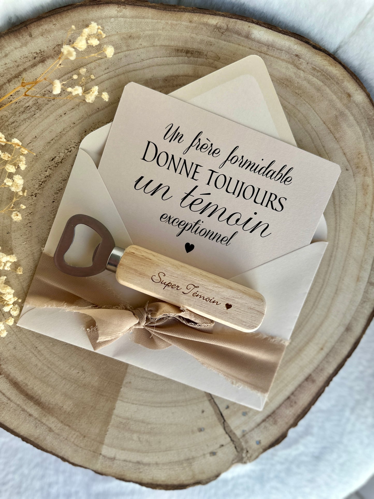 Demande témoin de mariage avec décapsuleur beige