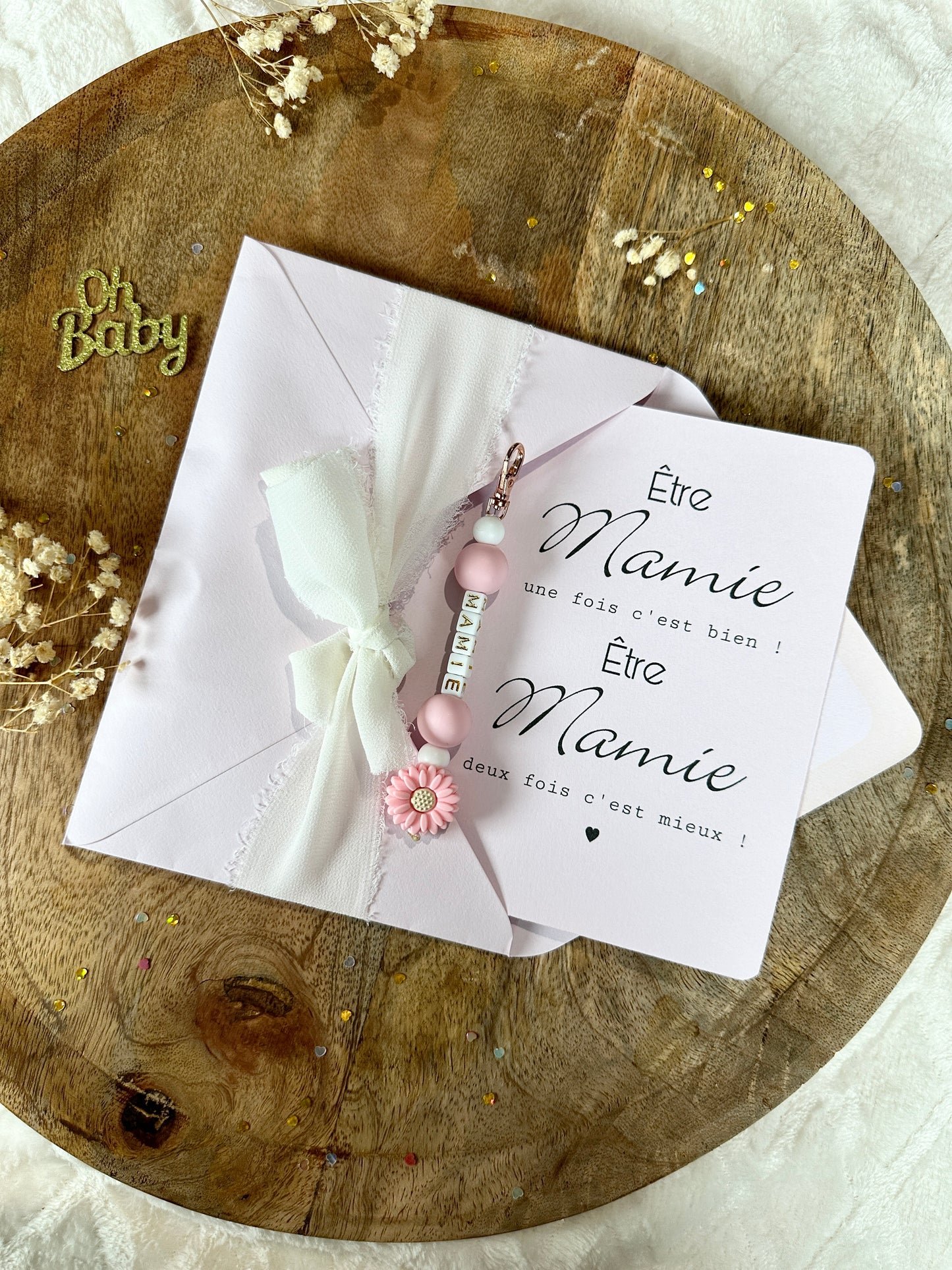 Annonce grossesse mamie carte avec petit porte clé en perles rose