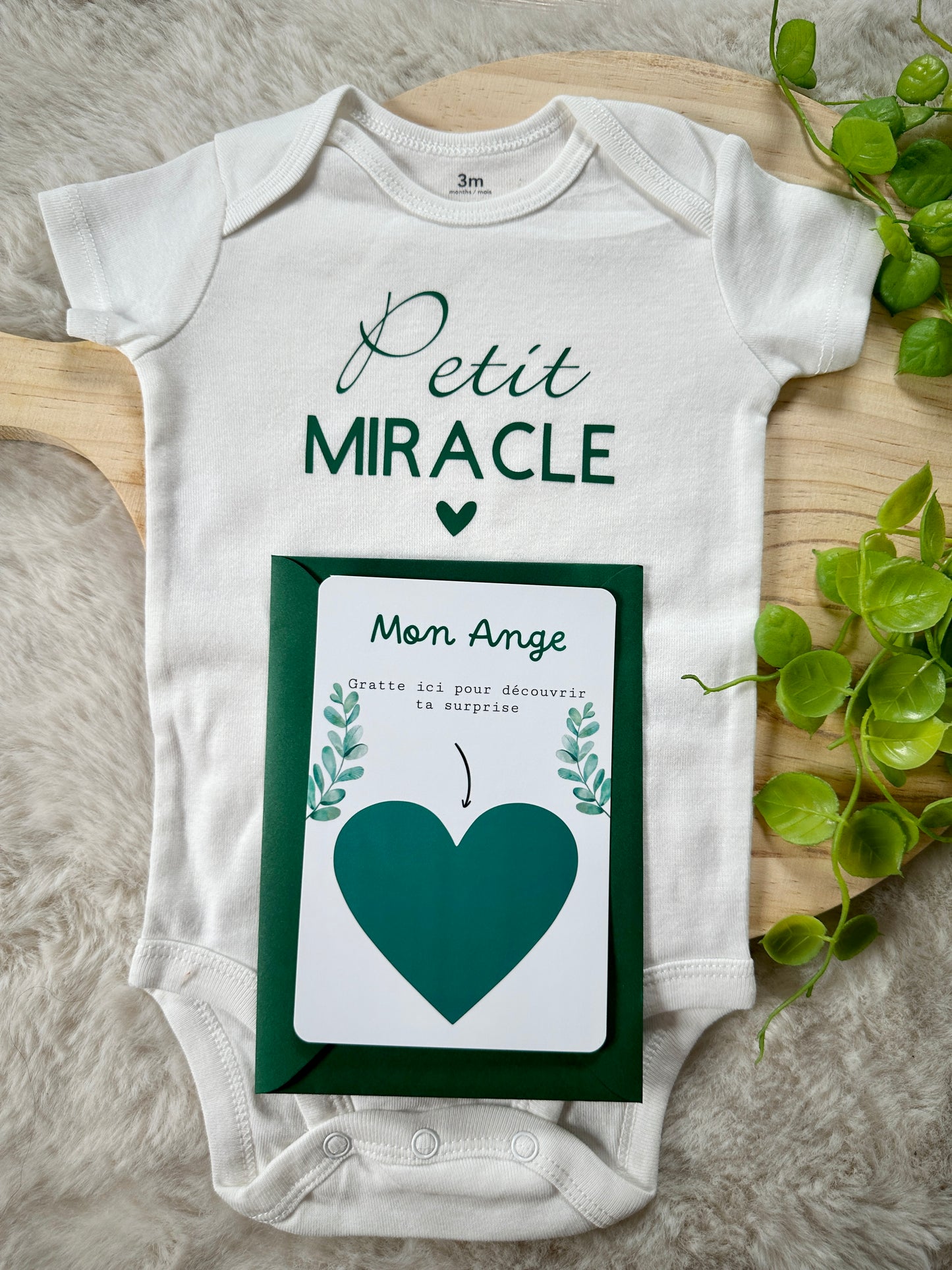 Carte annonce de grossesse petit miracle futur papa avec body et carte a gratter