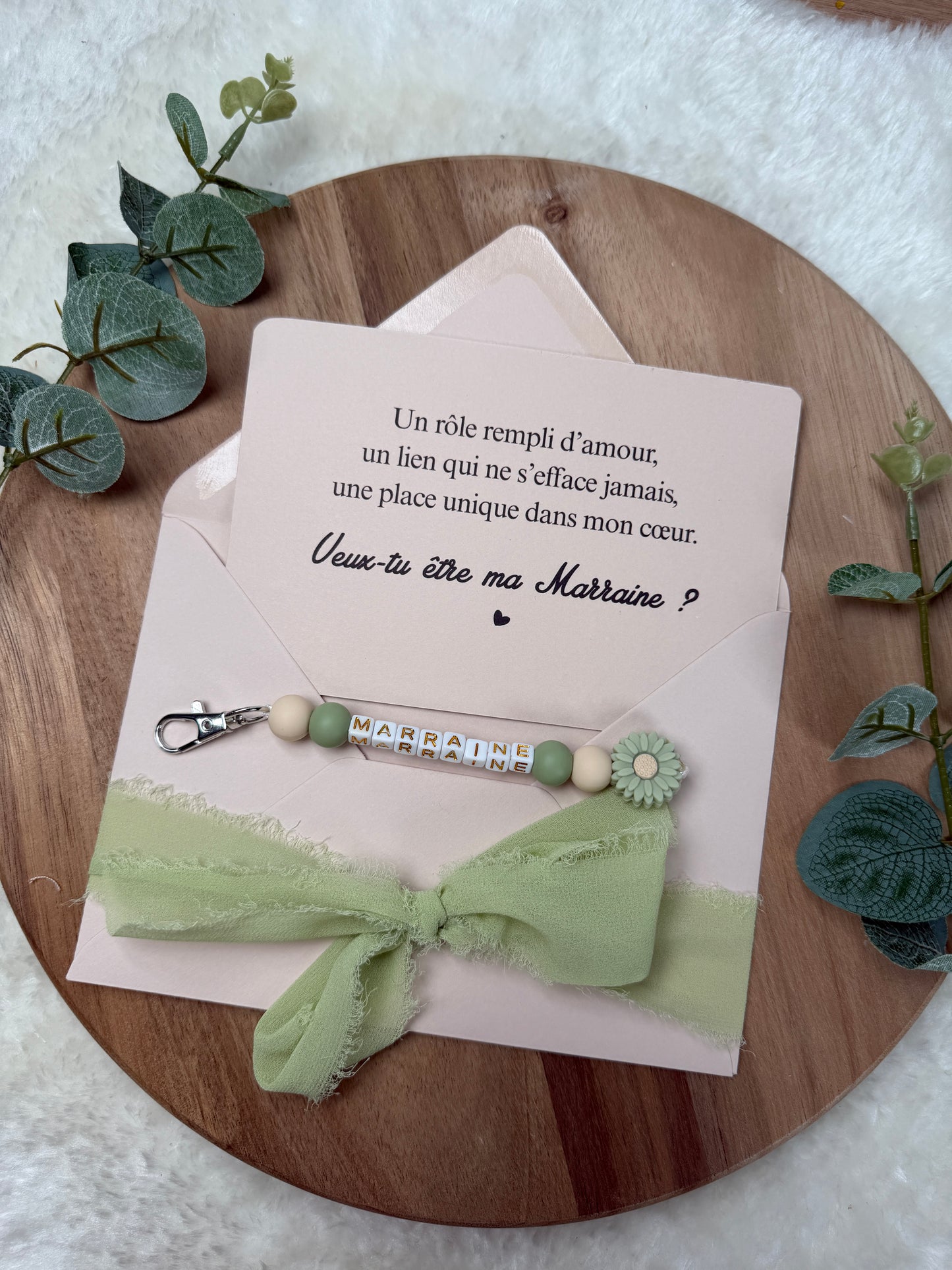 Annonce grossesse, demande marraine, vert baptême, carte et porte clé en perles