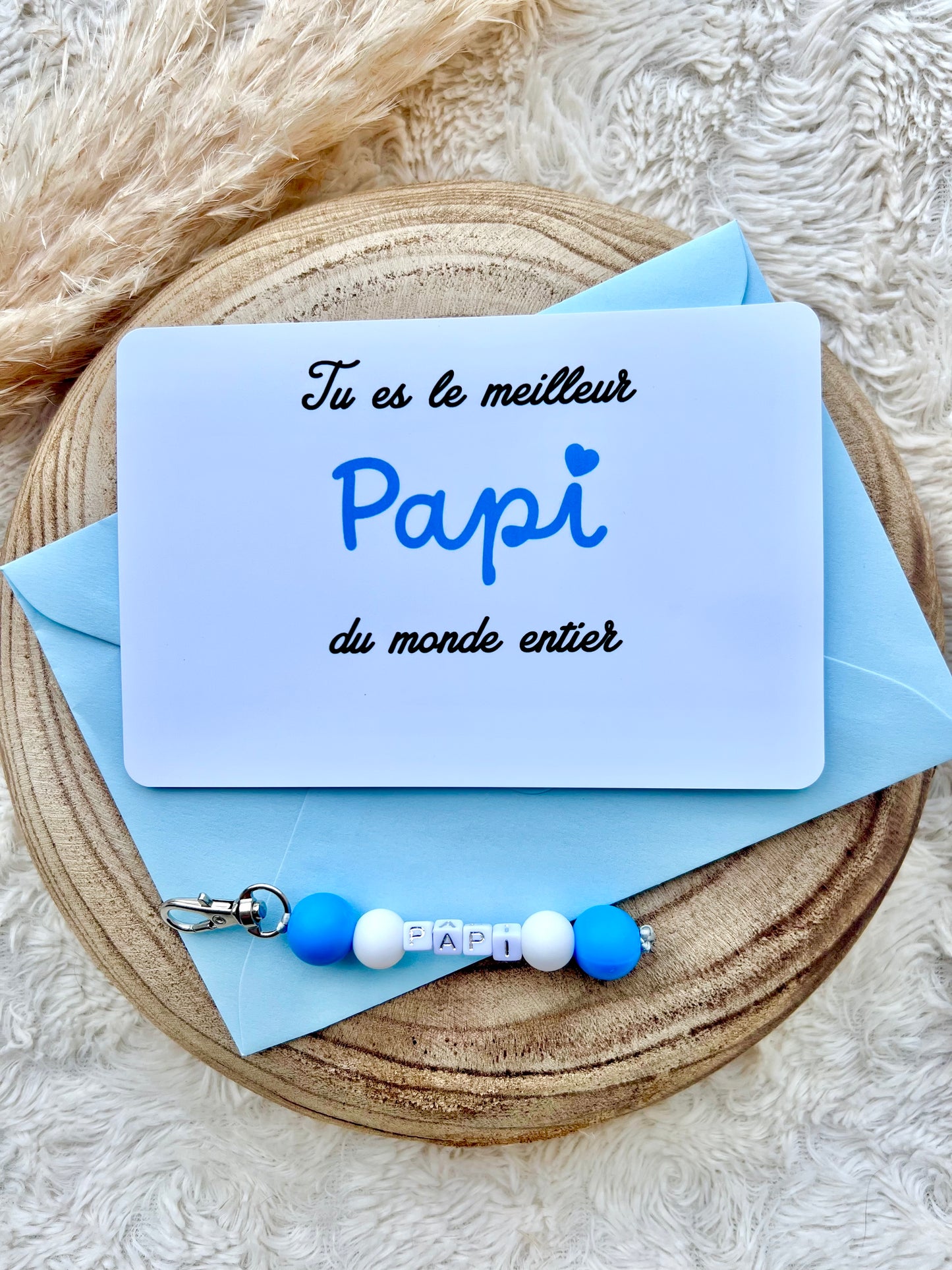 Annonce grossesse papi carte avec petit porte clés perles