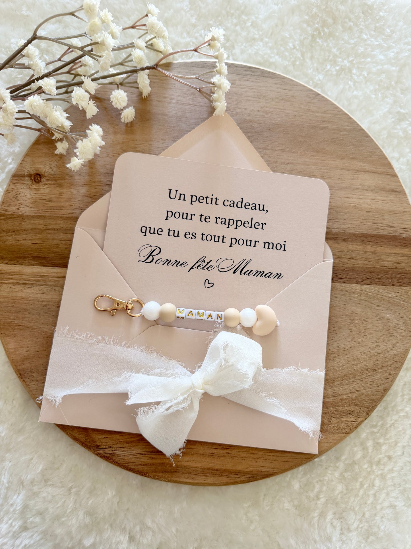 Cadeau fête des mamans, fête des mères, carte avec porte clé beige coeur