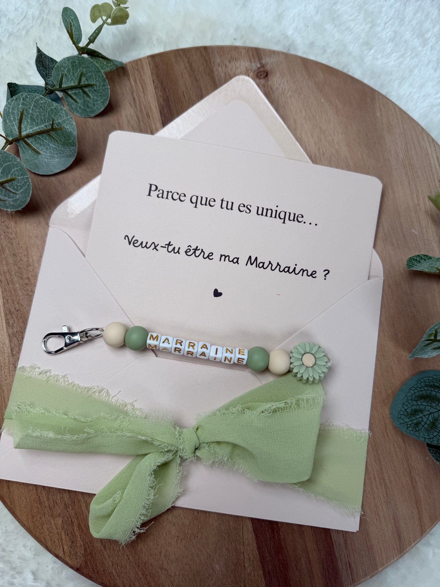 Annonce grossesse, demande marraine, vert baptême, carte et porte clé en perles