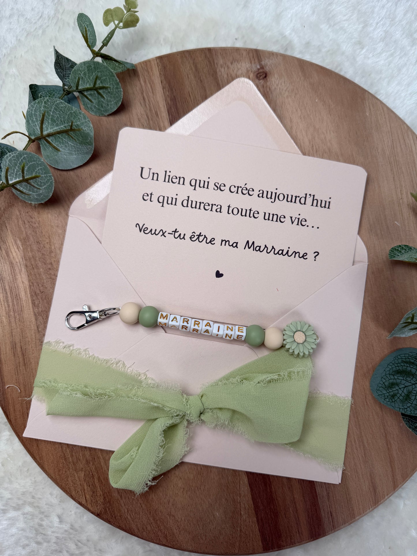 Annonce grossesse, demande marraine, vert baptême, carte et porte clé en perles