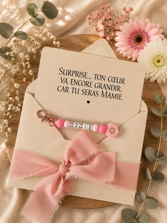 Annonce grossesse mamie carte avec petit porte clé en perles