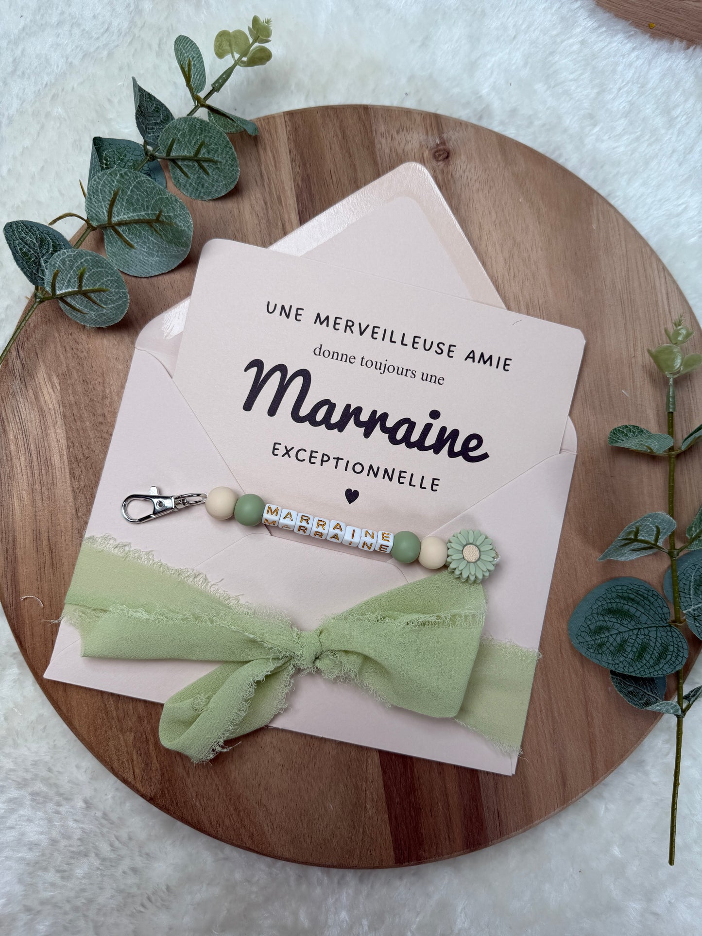 Annonce grossesse, demande marraine, vert baptême, carte et porte clé en perles
