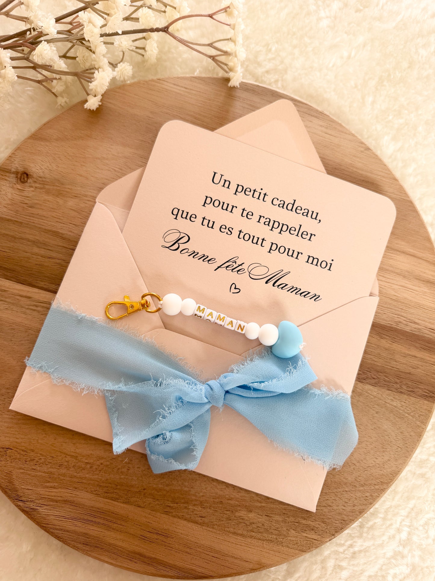 Cadeau fête des mamans, fête des mères, carte avec porte clé coeur bleu clair