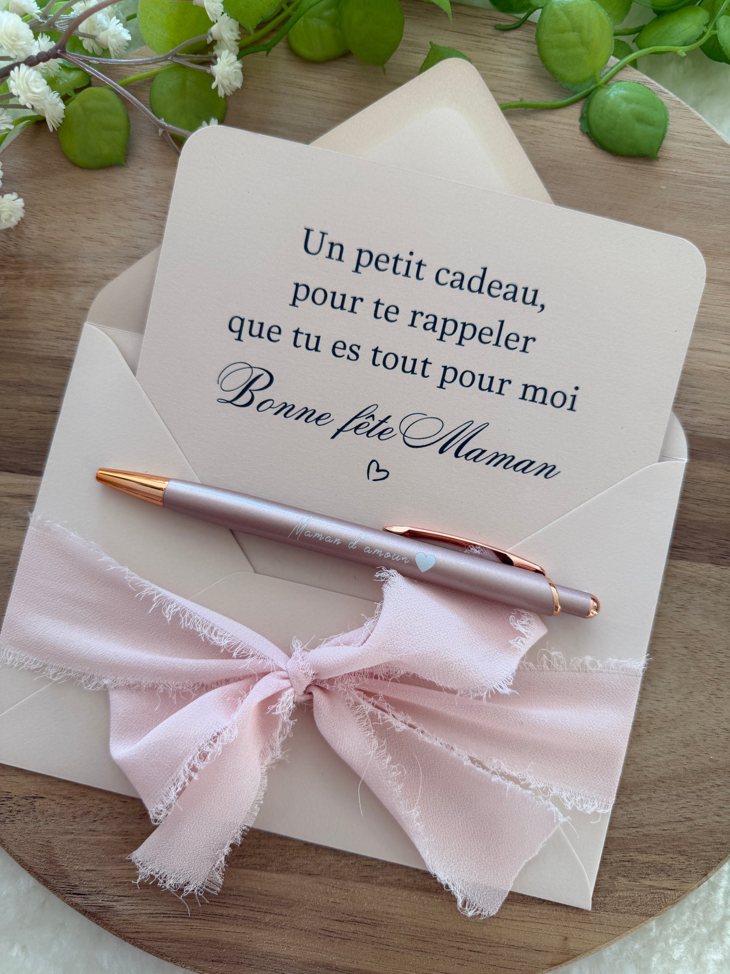 Cadeau fête des mamans, fête des mères, carte avec stylo