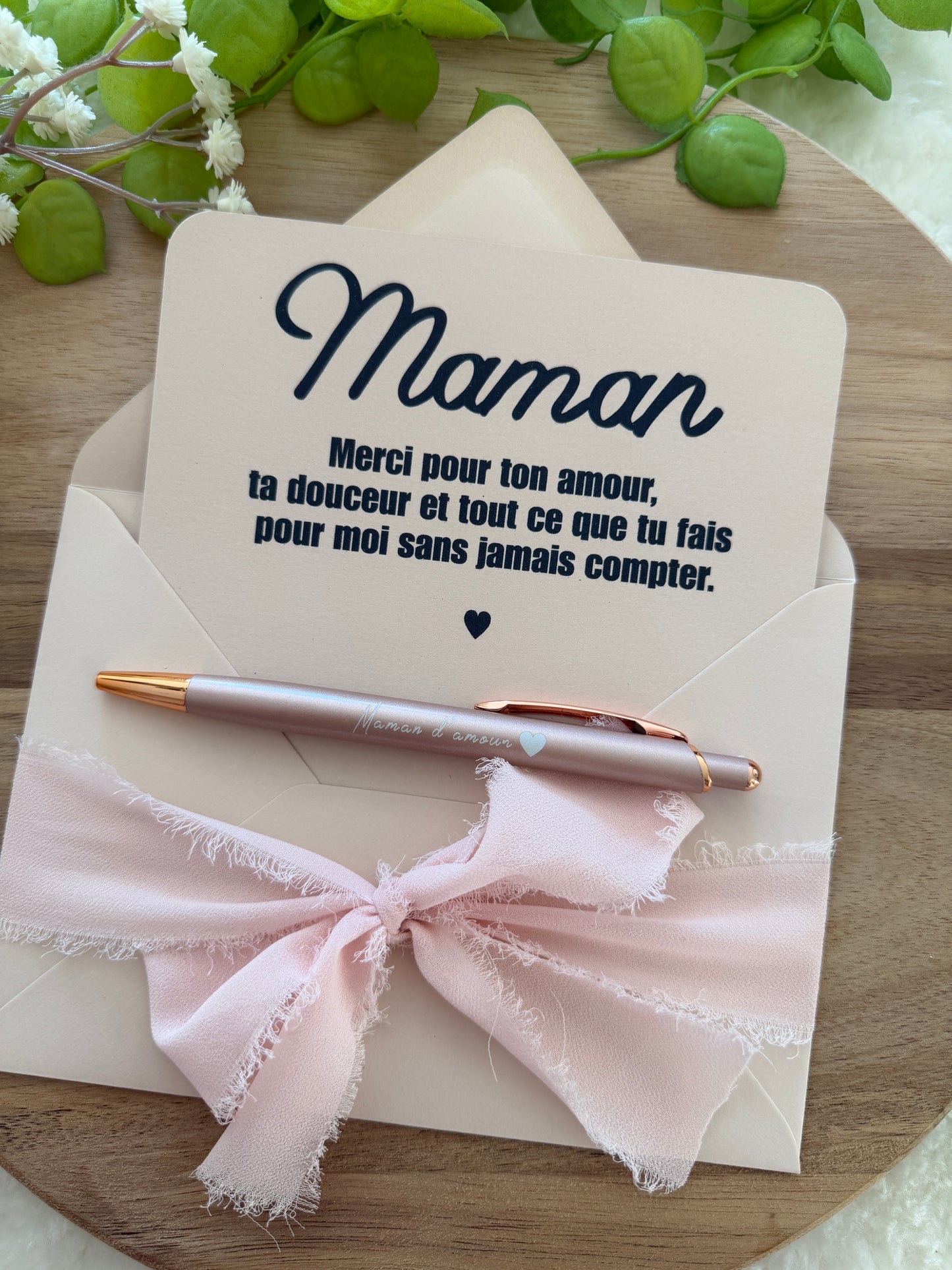 Cadeau fête des mamans, fête des mères, carte avec stylo