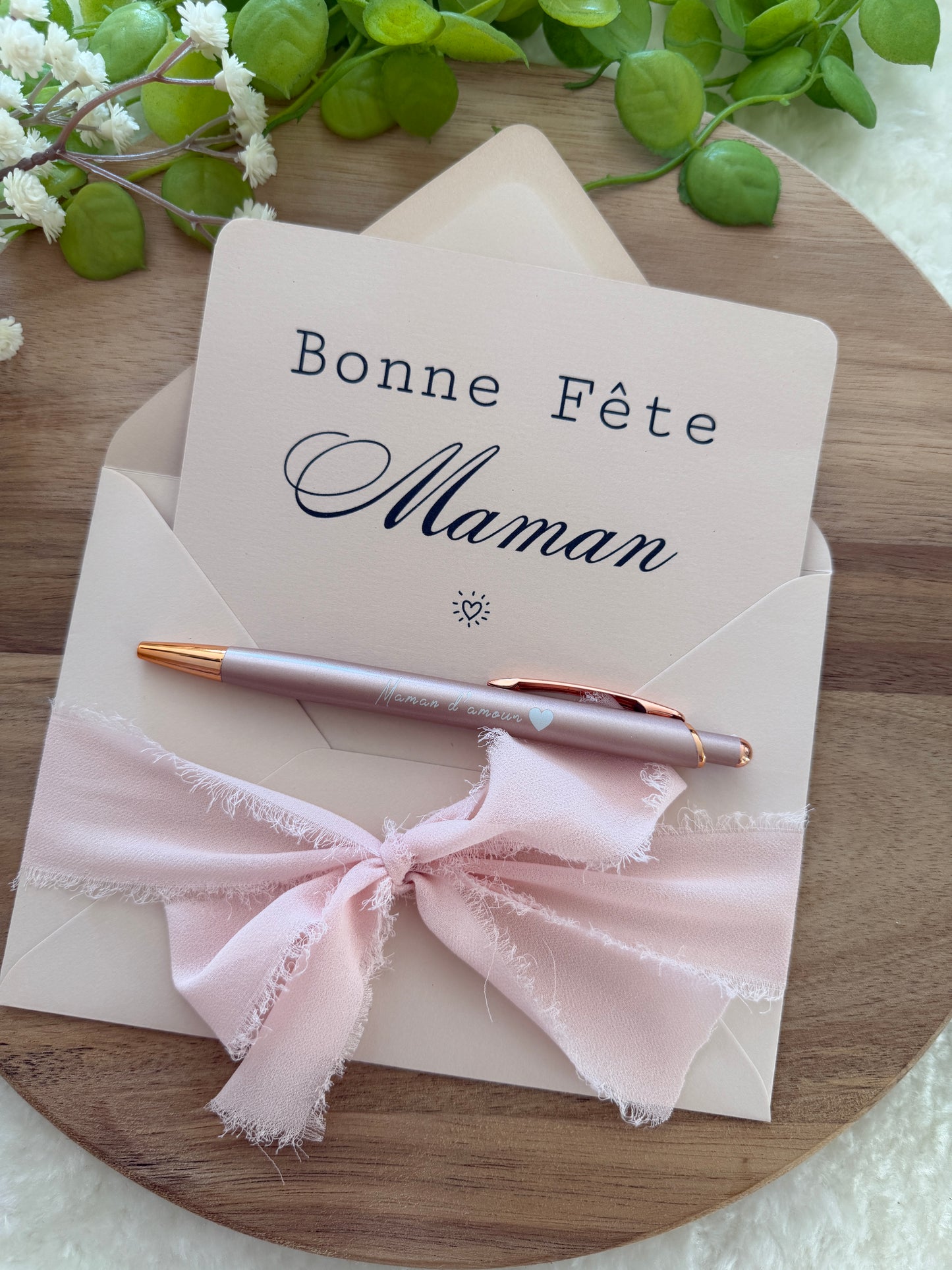 Cadeau fête des mamans, fête des mères, carte avec stylo