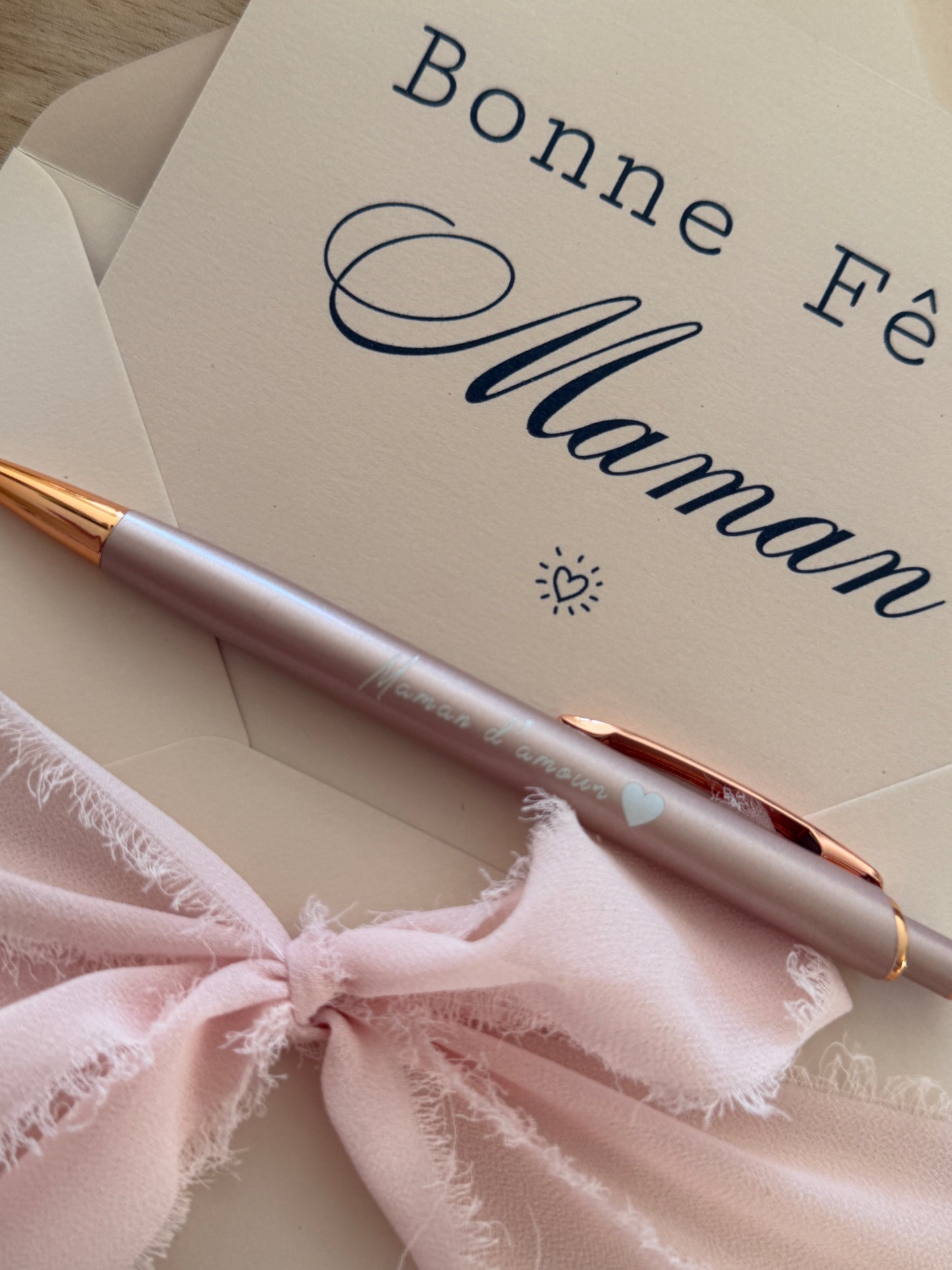 Cadeau fête des mamans, fête des mères, carte avec stylo