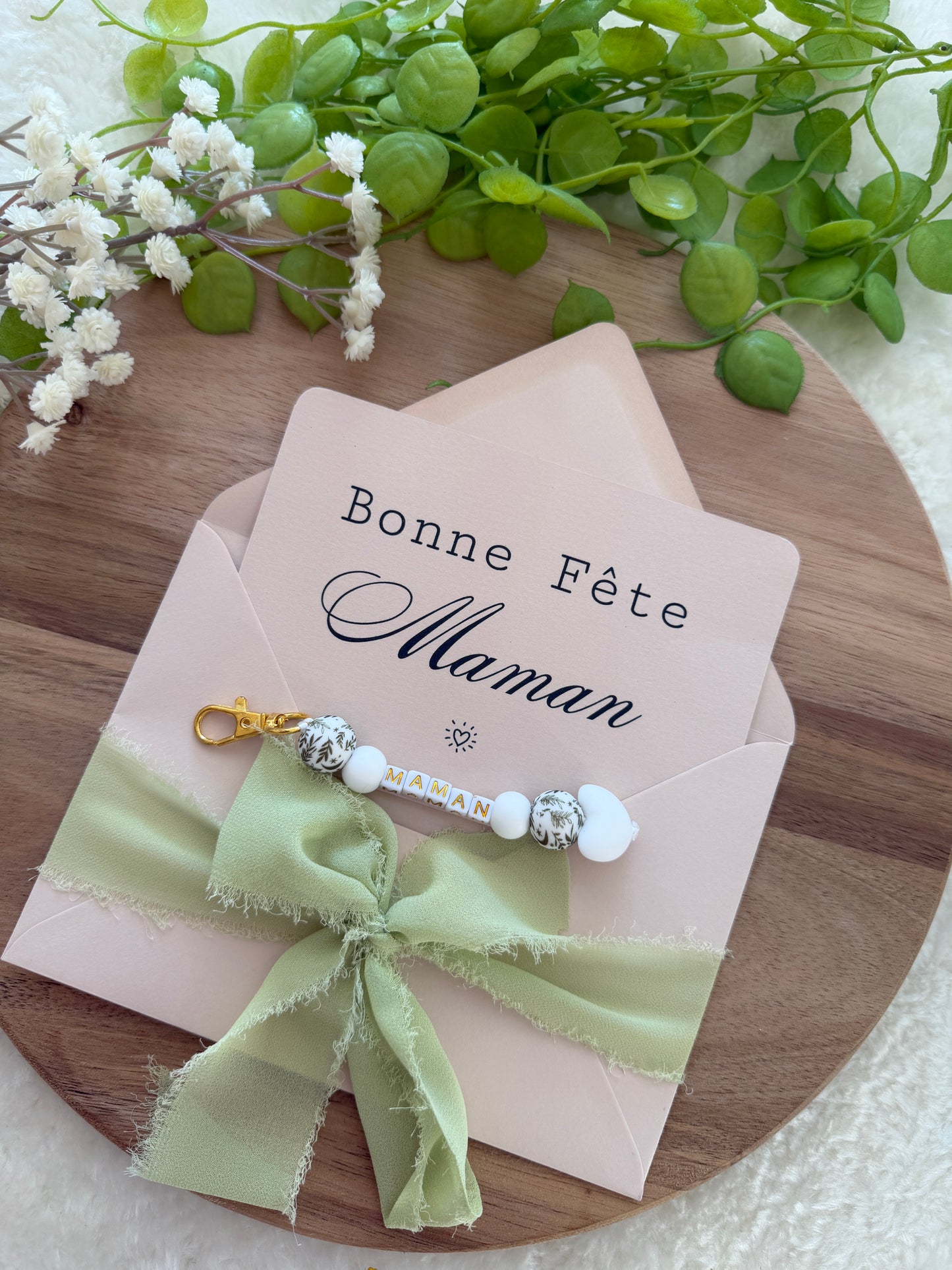 Cadeau fête des mamans, fête des mères, carte avec porte clé vert coeur blanc