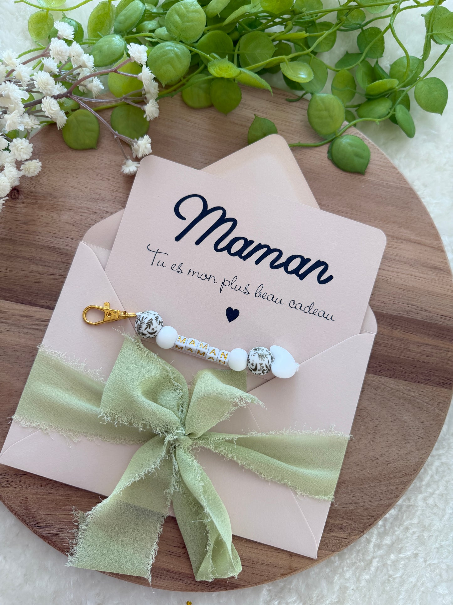 Cadeau fête des mamans, fête des mères, carte avec porte clé vert coeur blanc