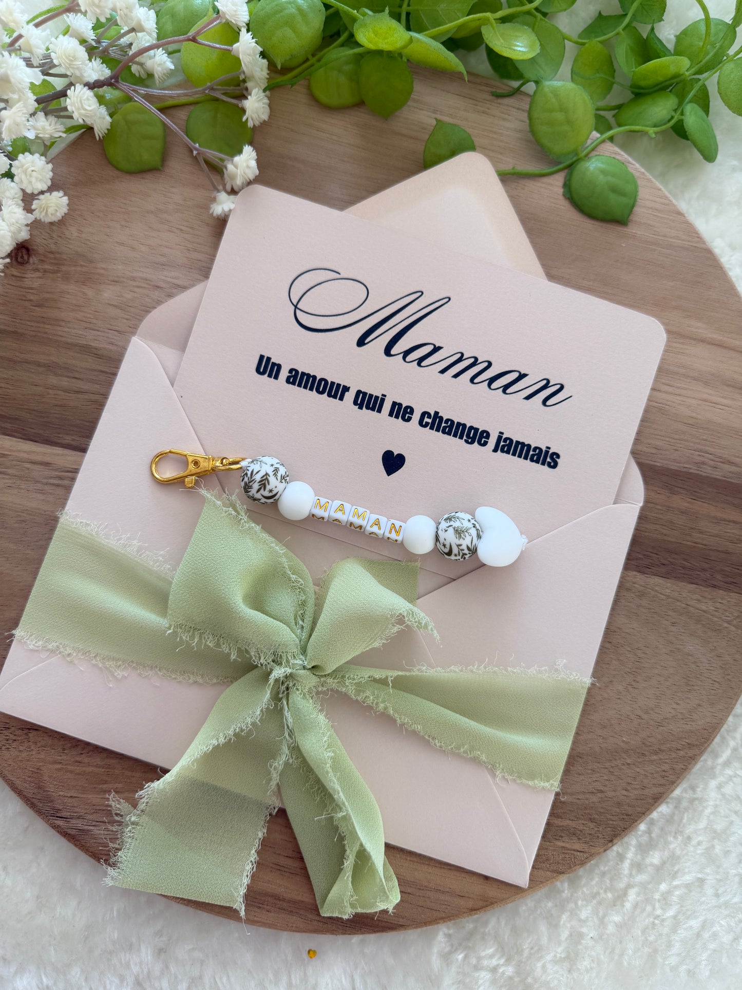 Cadeau fête des mamans, fête des mères, carte avec porte clé vert coeur blanc