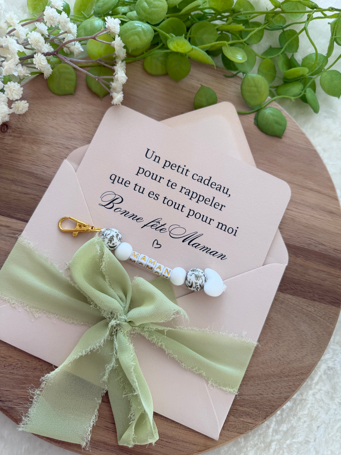 Cadeau fête des mamans, fête des mères, carte avec porte clé vert coeur blanc