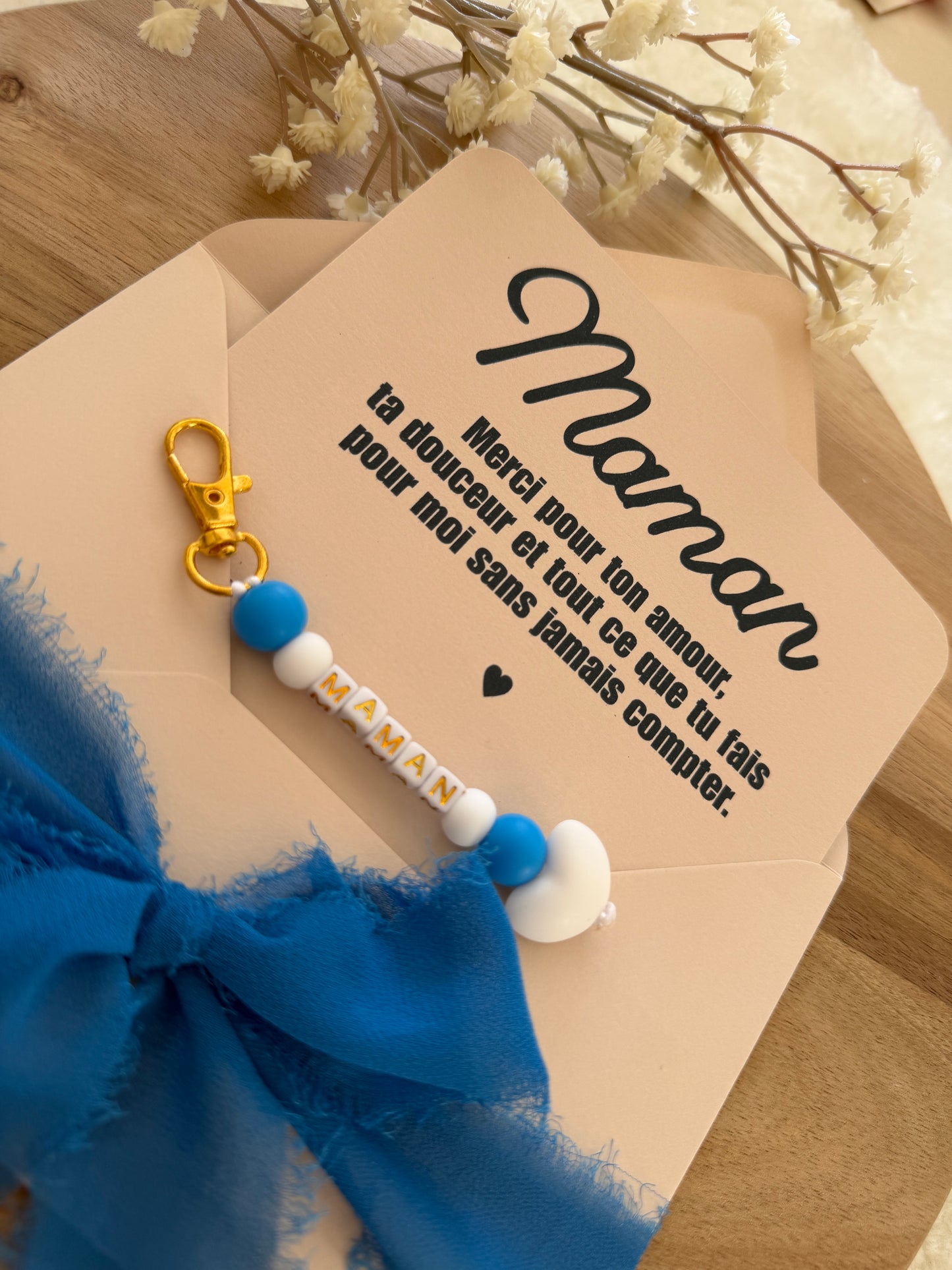 Cadeau fête des mamans, fête des mères, carte avec porte clé  bleu foncé