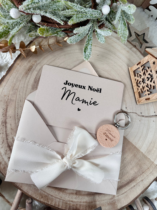 Annonce grossesse mamie carte avec petit porte clé en bois noel
